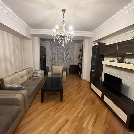 Large Cozy Apartment On Beginning Of Komitas Ave Yerevan Exterior photo