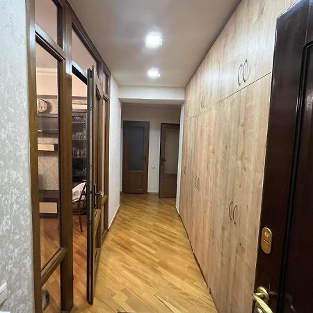 Large Cozy Apartment On Beginning Of Komitas Ave Yerevan Exterior photo