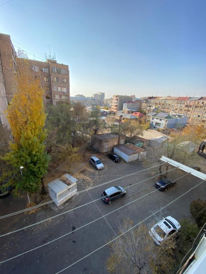 Large Cozy Apartment On Beginning Of Komitas Ave Yerevan Exterior photo