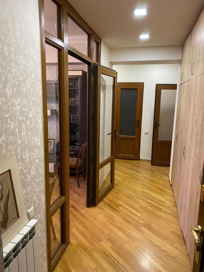 Large Cozy Apartment On Beginning Of Komitas Ave Yerevan Exterior photo