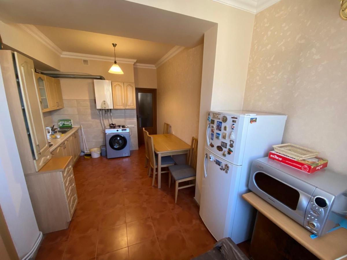 Large Cozy Apartment On Beginning Of Komitas Ave Yerevan Exterior photo